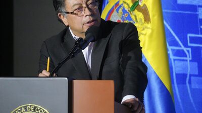Petro defiende su idea de reforma pensional y el rol que jugaría Colpensiones Petro defiende su idea de reforma pensional y el rol que jugaría Colpensiones
