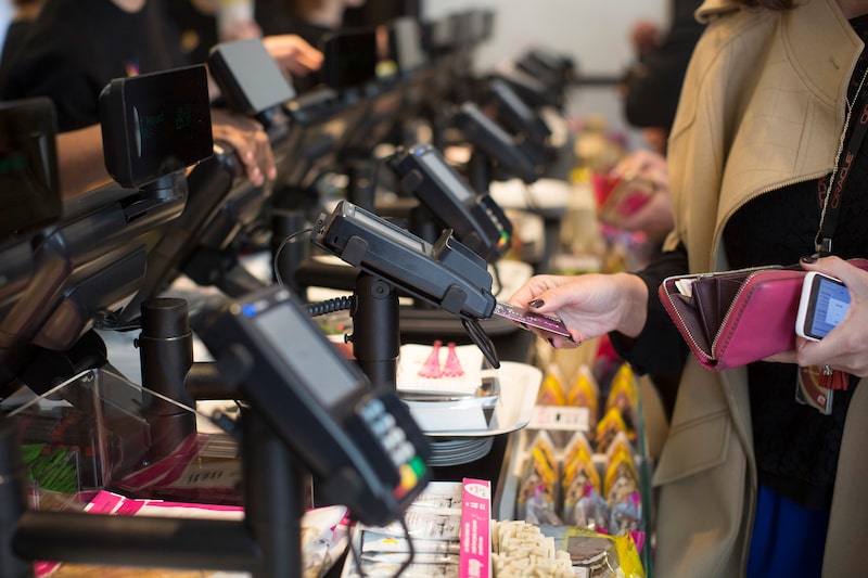 Un cliente realiza un pago con tarjeta. Un cliente realiza un pago con tarjeta.