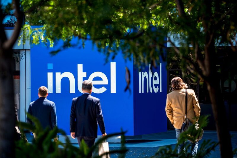 Governo Trump avalia a possibilidade de assumir uma participação de cerca de 10% na Intel. (Foto: David Paul Morris/Bloomberg) Governo Trump avalia a possibilidade de assumir uma participação de cerca de 10% na Intel. (Foto: David Paul Morris/Bloomberg)