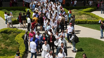Honduras pone fin al contrato con médicos cubanos en medio de la presión de Washington Honduras pone fin al contrato con médicos cubanos en medio de la presión de Washington