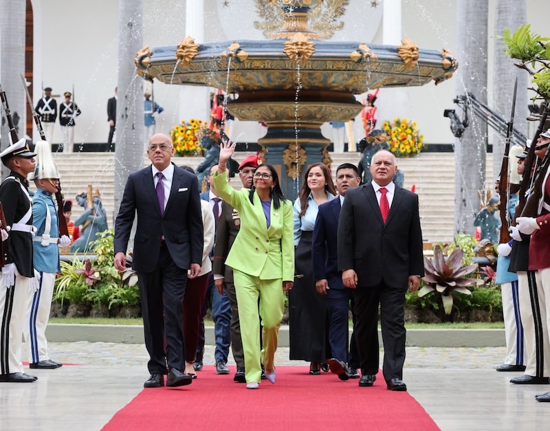 La presidenta encargada de Venezuela, Delcy Rodríguez, en camino a dar el Mensaje Anual a la Nación 2026, en Caracas, el 15 de enero. La presidenta encargada de Venezuela, Delcy Rodríguez, en camino a dar el Mensaje Anual a la Nación 2026, en Caracas, el 15 de enero.