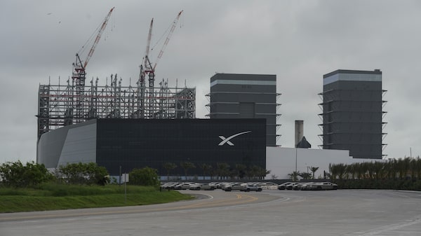 Conselhos da SpaceX e da Tesla avaliam maior fusão da história no valor de US$ 3,5 tri Conselhos da SpaceX e da Tesla avaliam maior fusão da história no valor de US$ 3,5 tri