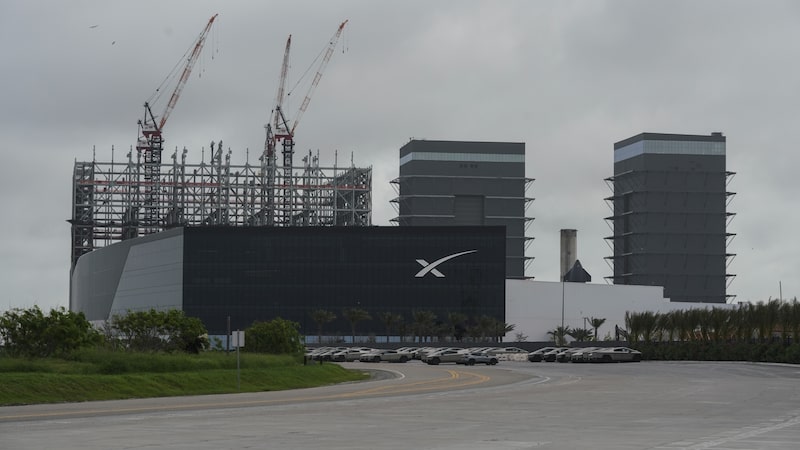 Conselhos da SpaceX e da Tesla avaliam maior fusão da história no valor de US$ 3,5 tri Conselhos da SpaceX e da Tesla avaliam maior fusão da história no valor de US$ 3,5 tri