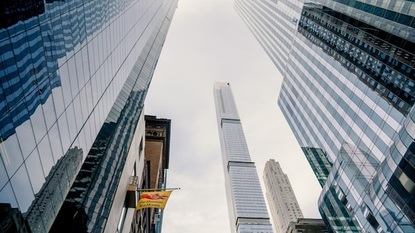 Bajan los precios y el asombro en la avenida de los multimillonarios de Nueva York Bajan los precios y el asombro en la avenida de los multimillonarios de Nueva York