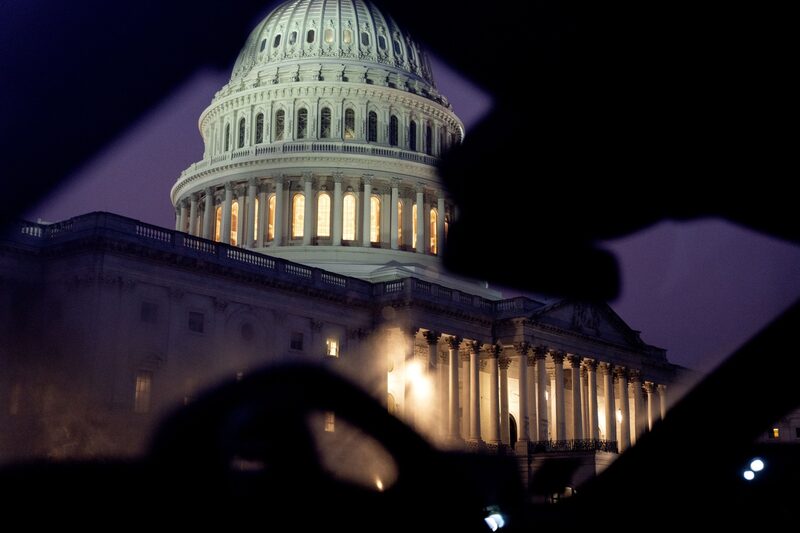 El Senado de Estados Unidos se acerca a la fecha límite para votar el techo de endeudamiento del gobierno. El Senado de Estados Unidos se acerca a la fecha límite para votar el techo de endeudamiento del gobierno.