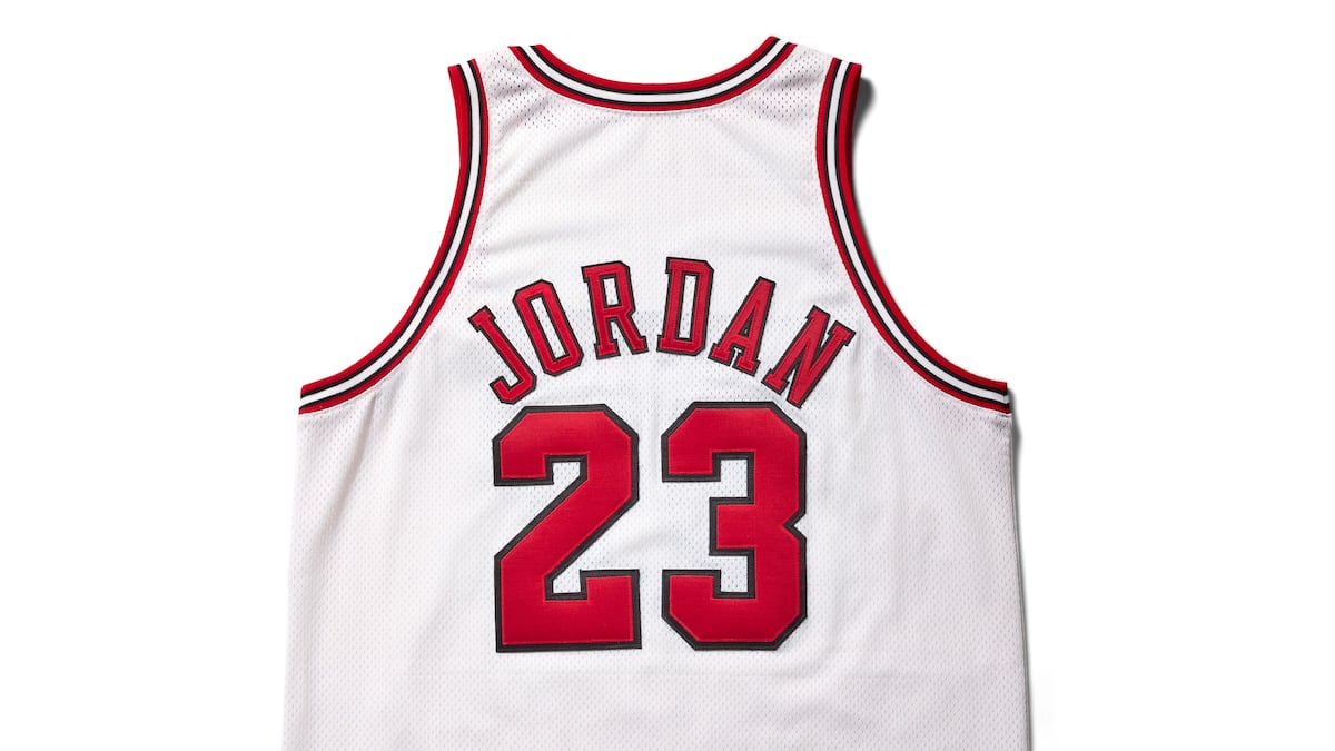 El jersey de Michael Jordan en su último campeonato con los Chicago Bulls podría alcanzar US$15 millones en subasta