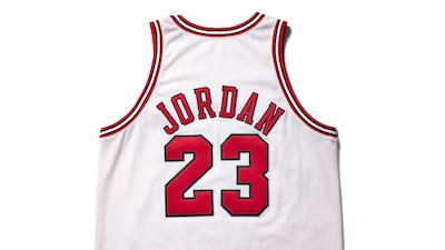 El jersey de Michael Jordan en su último campeonato con los Chicago Bulls podría alcanzar US$15 millones en subasta El jersey de Michael Jordan en su último campeonato con los Chicago Bulls podría alcanzar US$15 millones en subasta