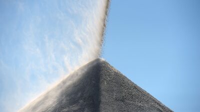 SQM y Codelco crearán una nueva empresa para explotar litio en el Salar de Atacama SQM y Codelco crearán una nueva empresa para explotar litio en el Salar de Atacama