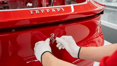 Ferrari sem rugido: marca aposta em carro elétrico diante de estagnação na China Ferrari sem rugido: marca aposta em carro elétrico diante de estagnação na China