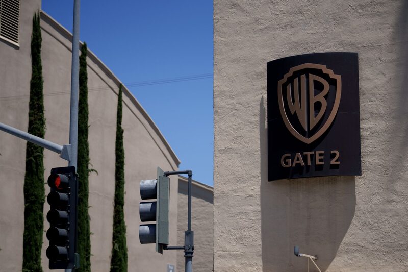 Sede dos stúdios da Warner em Burbank, na California. Sede dos stúdios da Warner em Burbank, na California.