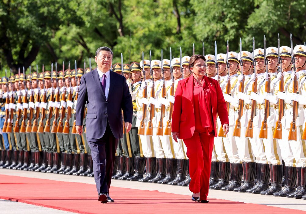 El presidente chino, Xi Jinping, sostuvo conversaciones en Pekín con la presidenta hondureña, Xiomara Castro, quien se encuentra de visita en China. El presidente chino, Xi Jinping, sostuvo conversaciones en Pekín con la presidenta hondureña, Xiomara Castro, quien se encuentra de visita en China.