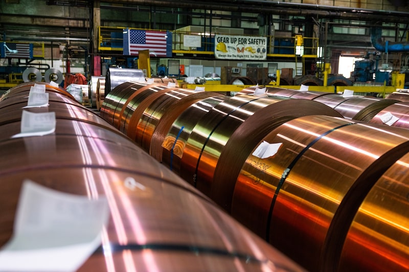 Rollos de láminas de cobre en Revere Copper Products en Rome, Nueva York. Fotógrafo: Lauren Petracca/Bloomberg. Rollos de láminas de cobre en Revere Copper Products en Rome, Nueva York. Fotógrafo: Lauren Petracca/Bloomberg.