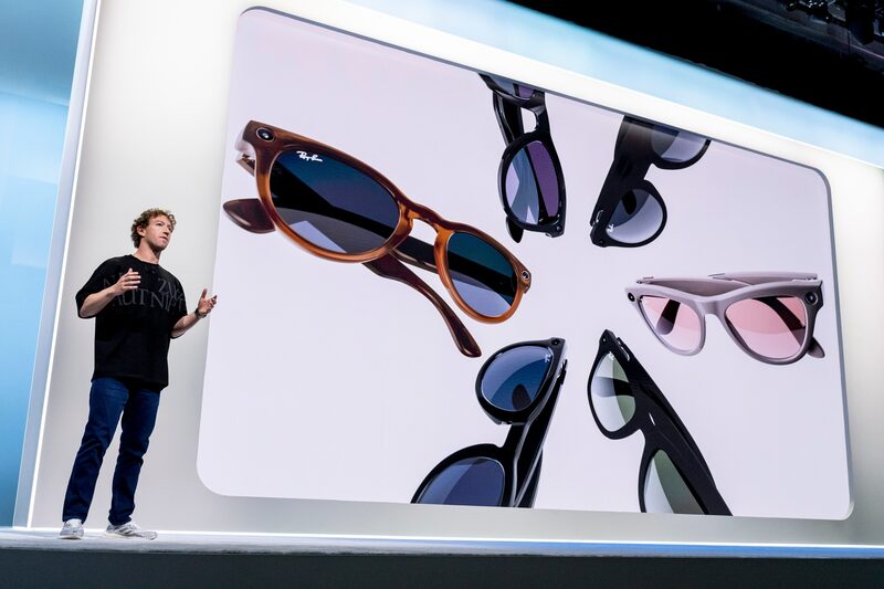 Las dos empresas llevan varios años colaborando en el desarrollo de gafas inteligentes impulsadas por inteligencia artificial. Fotógrafo: David Paul Morris/Bloomberg Las dos empresas llevan varios años colaborando en el desarrollo de gafas inteligentes impulsadas por inteligencia artificial. Fotógrafo: David Paul Morris/Bloomberg