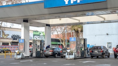 Argentina congela precios de combustibles por 45 días: un giro en la política de Milei Argentina congela precios de combustibles por 45 días: un giro en la política de Milei