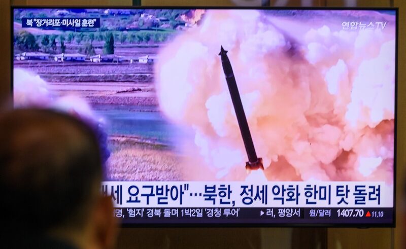 Kim no ha dejado de ampliar su arsenal nuclear. El año pasado, prometió reforzar las capacidades nucleares del país "sin límite".  Kim no ha dejado de ampliar su arsenal nuclear. El año pasado, prometió reforzar las capacidades nucleares del país "sin límite".