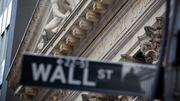 Banxico “envía mensaje” a Wall Street con alza de tasa y desacople de la Fed Banxico “envía mensaje” a Wall Street con alza de tasa y desacople de la Fed