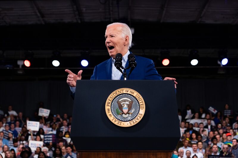 El presidente estadounidense Joe Biden durante un evento de campaña en el recinto ferial estatal de Carolina del Norte en Raleigh, Carolina del Norte, EE. UU. El presidente estadounidense Joe Biden durante un evento de campaña en el recinto ferial estatal de Carolina del Norte en Raleigh, Carolina del Norte, EE. UU.