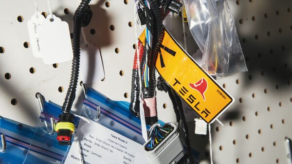 Tesla planea comprar piezas de autos a India por valor de US$1.900 millones Tesla planea comprar piezas de autos a India por valor de US$1.900 millones