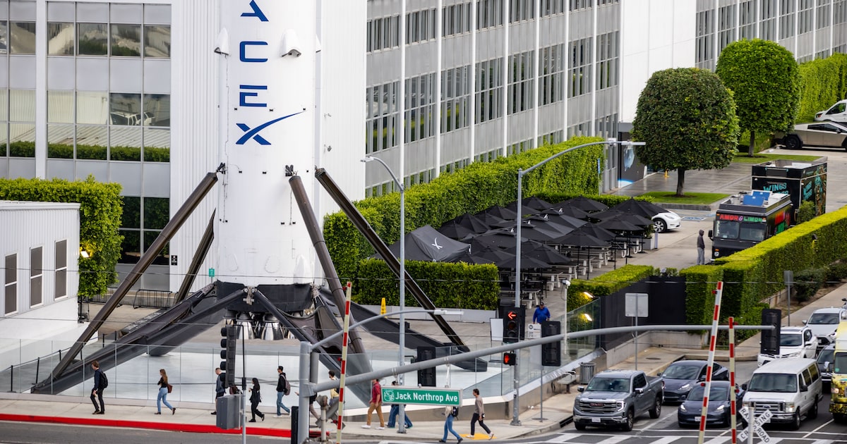 SpaceX debuta en bolsa con oferta de US$75.000 millones