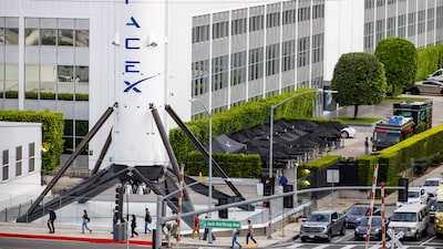Altos funcionarios de Trump poseían inversiones millonarias en SpaceX antes de su OPI Altos funcionarios de Trump poseían inversiones millonarias en SpaceX antes de su OPI