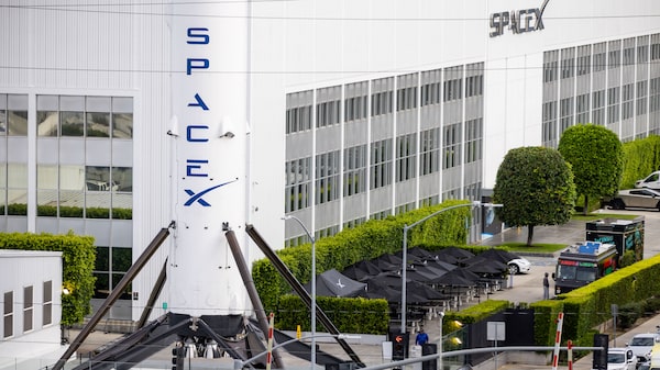 Wall Street prevê que receita de IA da SpaceX crescerá 100 vezes até 2030 Wall Street prevê que receita de IA da SpaceX crescerá 100 vezes até 2030