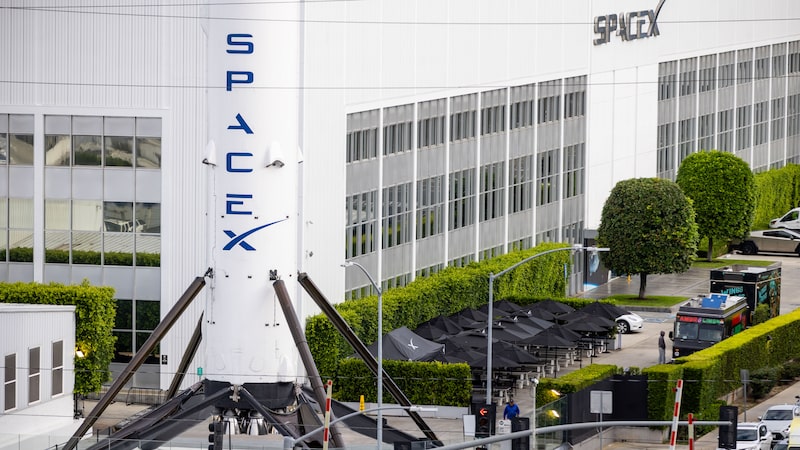 Wall Street prevê que receita de IA da SpaceX crescerá 100 vezes até 2030 Wall Street prevê que receita de IA da SpaceX crescerá 100 vezes até 2030