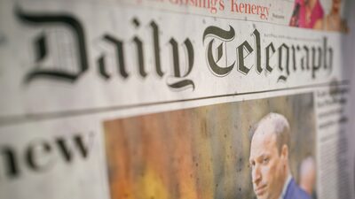 Daily Mail compra o Telegraph para criar potência de mídia de direita no Reino Unido Daily Mail compra o Telegraph para criar potência de mídia de direita no Reino Unido