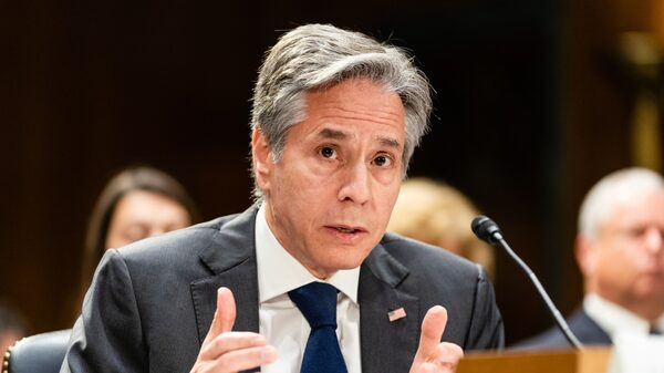 Blinken insta a Pekín a utilizar su influencia en el conflicto de Israel Blinken insta a Pekín a utilizar su influencia en el conflicto de Israel