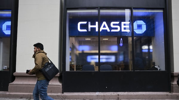 Trump arremete contra Dimon y amenaza con demandar a JPMorgan por el desbancamiento Trump arremete contra Dimon y amenaza con demandar a JPMorgan por el desbancamiento