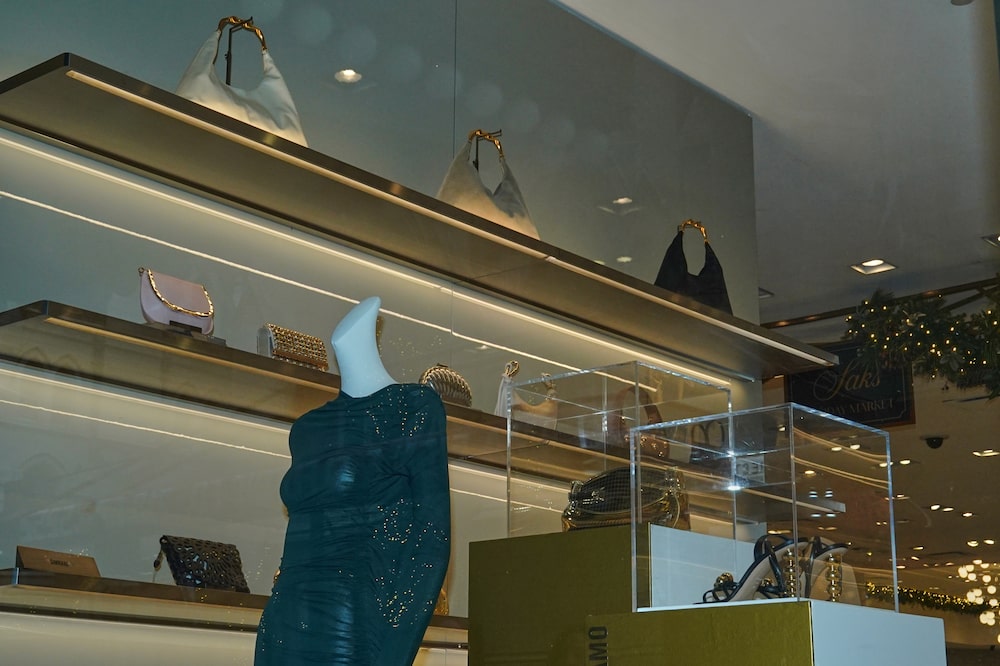 Saks In Talks For $1 Billion Bankruptcy Loan To Keep Doors Open Saks In Talks For $1 Billion Bankruptcy Loan To Keep Doors Open