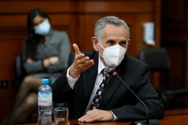 Pedro Francke: "Nacionalizar el gas de Camisea significa ponerlo al servicio de los peruanos". Pedro Francke: "Nacionalizar el gas de Camisea significa ponerlo al servicio de los peruanos".