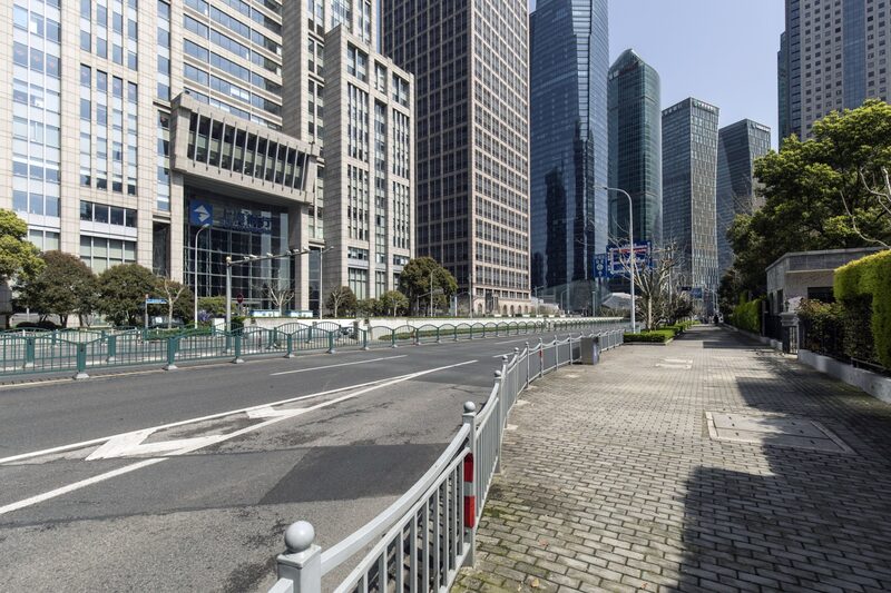 Governo tem dado preferência para funcionários de supermercados que fazem entregas para que estes possam voltar ao trabalho mais rapidamente Governo tem dado preferência para funcionários de supermercados que fazem entregas para que estes possam voltar ao trabalho mais rapidamente