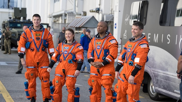 La tripulación de Artemis de la NASA regresa tras un histórico viaje a la Luna La tripulación de Artemis de la NASA regresa tras un histórico viaje a la Luna