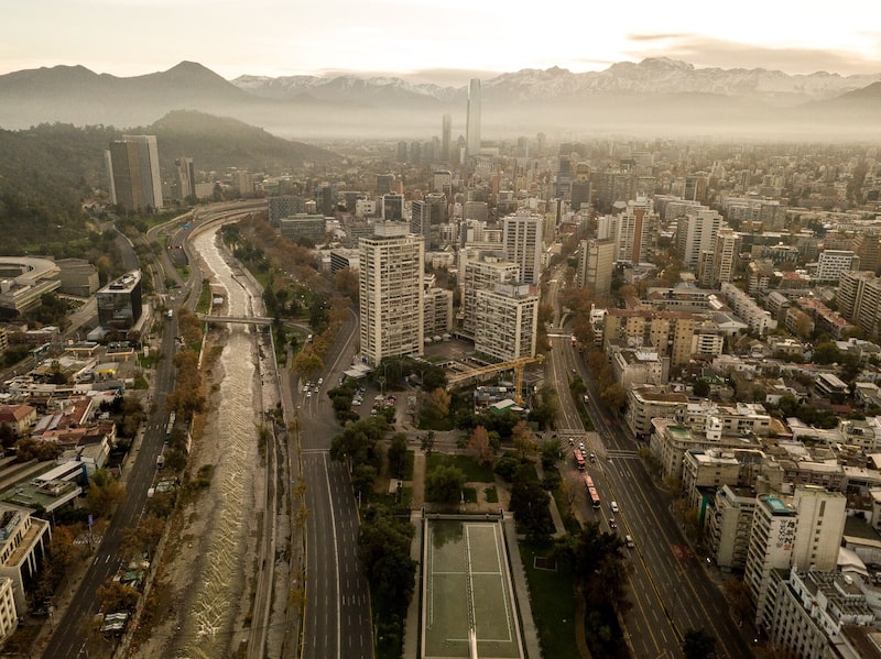 Edificios en Santiago, Chile, el domingo 1 de junio de 2025. Foto: Cristóbal Olivares/Bloomberg Edificios en Santiago, Chile, el domingo 1 de junio de 2025. Foto: Cristóbal Olivares/Bloomberg