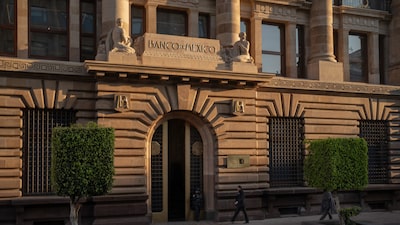 Recorte de tasa de Banxico divide pronóstico de analistas en medio de nueva tensión geopolítica Recorte de tasa de Banxico divide pronóstico de analistas en medio de nueva tensión geopolítica