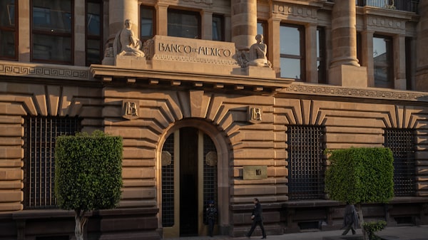 Recorte de tasa de Banxico divide pronóstico de analistas en medio de nueva tensión geopolítica Recorte de tasa de Banxico divide pronóstico de analistas en medio de nueva tensión geopolítica