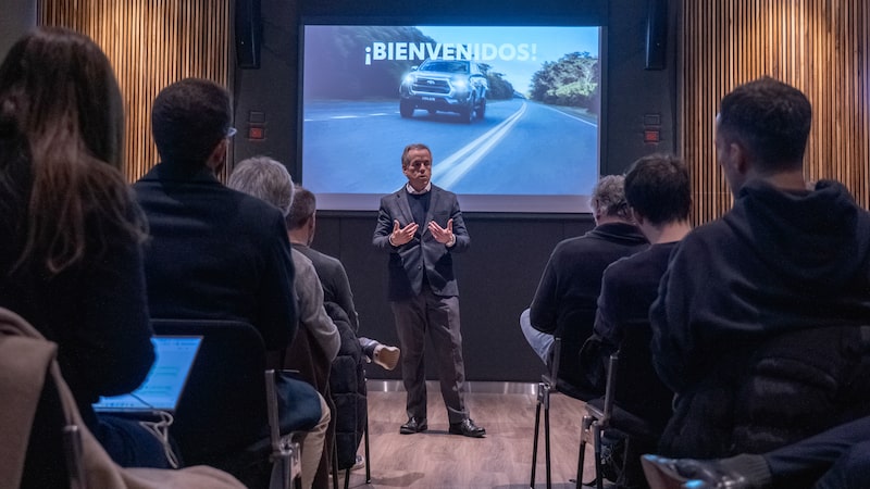 Gustavo Salinas anuncia el lanzamiento del Yaris Cross en Buenos Aires. Gustavo Salinas anuncia el lanzamiento del Yaris Cross en Buenos Aires.