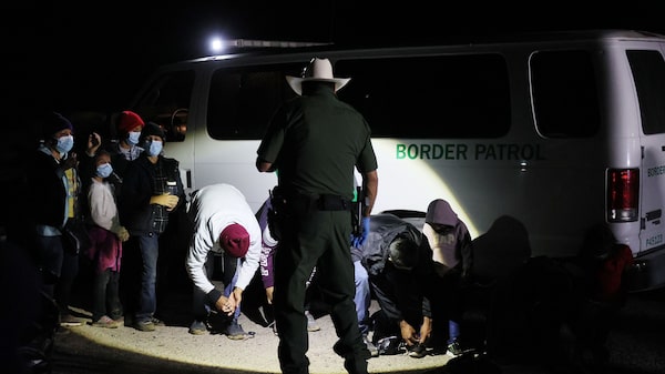 La migración es el desafío del siglo para el mundo rico: Max Hastings La migración es el desafío del siglo para el mundo rico: Max Hastings