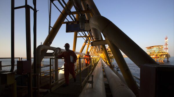 Pemex y Sindicato acuerdan aumento salarial por encima de la inflación Pemex y Sindicato acuerdan aumento salarial por encima de la inflación