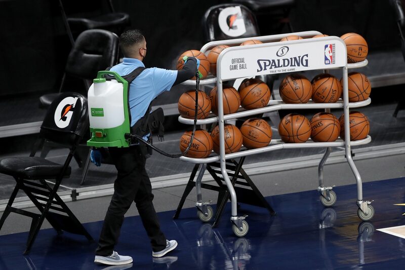 Distintos partidos de ligas profesionales en EE.UU. debieron ser pospuestos por brotes de Covid-19 Distintos partidos de ligas profesionales en EE.UU. debieron ser pospuestos por brotes de Covid-19