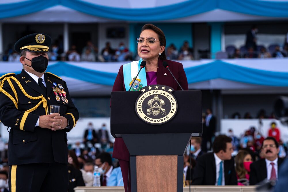 La presidenta de Honduras, Xiomara Castro, anunció sus planes de dejar de conceder permisos para la minería a cielo abierto. Fotógrafo: Tomás Ayuso/Bloomberg La presidenta de Honduras, Xiomara Castro, anunció sus planes de dejar de conceder permisos para la minería a cielo abierto. Fotógrafo: Tomás Ayuso/Bloomberg