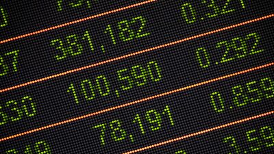 Dólar sobe e bolsa cai, com questões domésticas no radar Dólar sobe e bolsa cai, com questões domésticas no radar