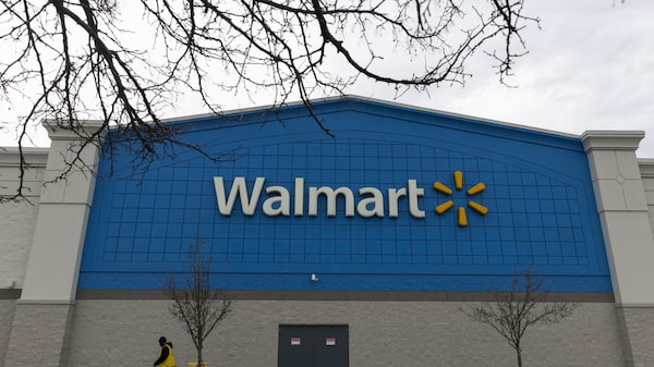 Walmart se desploma y las perspectivas de beneficios apuntan a otro año difícil Walmart se desploma y las perspectivas de beneficios apuntan a otro año difícil