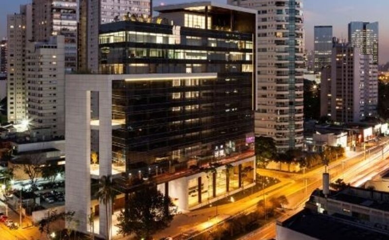 ABC Brasil, controlado pelo Arab Banking Corporation, iniciou operações no Brasil em 1989 e tem aumentado seu lucro trimestral com aposta no segmento de clientes de perfil "middle" (empresa com faturamento anual entre R$ 30 milhões e R$ 300 milhões) ABC Brasil, controlado pelo Arab Banking Corporation, iniciou operações no Brasil em 1989 e tem aumentado seu lucro trimestral com aposta no segmento de clientes de perfil "middle" (empresa com faturamento anual entre R$ 30 milhões e R$ 300 milhões)