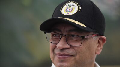 Petro presiona con salario mínimo 2025 la aprobación de la reforma laboral Petro presiona con salario mínimo 2025 la aprobación de la reforma laboral