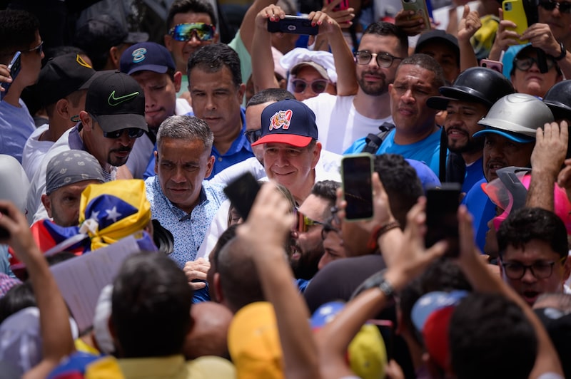 Analista de Barclays apuesta a un cambio de gobierno en Venezuela, pese a escepticismo del mercado Analista de Barclays apuesta a un cambio de gobierno en Venezuela, pese a escepticismo del mercado