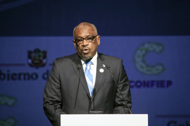 Hubert Minnis habla durante una conferencia en Lima, en 2018. Hubert Minnis habla durante una conferencia en Lima, en 2018.