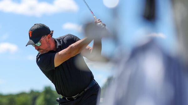 Once golfistas del LIV demandan al PGA Tour acusándolo de monopolio Once golfistas del LIV demandan al PGA Tour acusándolo de monopolio