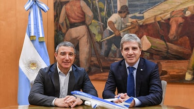 Aerolíneas Argentinas sigue en verde y pagará el impuesto a las ganancias por primera vez en su historia Aerolíneas Argentinas sigue en verde y pagará el impuesto a las ganancias por primera vez en su historia