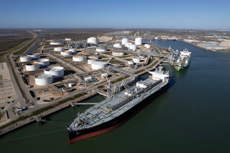 Buques tanque atracados en la terminal Phillips 66 de Freeport, Texas. Buques tanque atracados en la terminal Phillips 66 de Freeport, Texas.